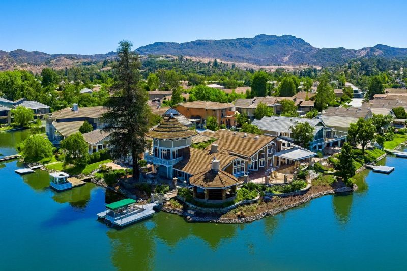 Sheet Flooring Installation in Westlake Village, CA